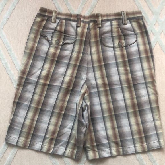 Tommy Bahama Silk Blend Plaid Shorts - Picture 3 of 4
